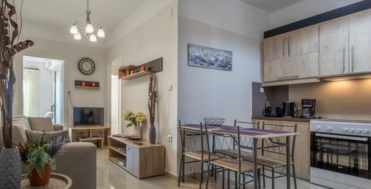 Apartamento Comfy Central Square Gem With Balcony Kalamata Exterior foto