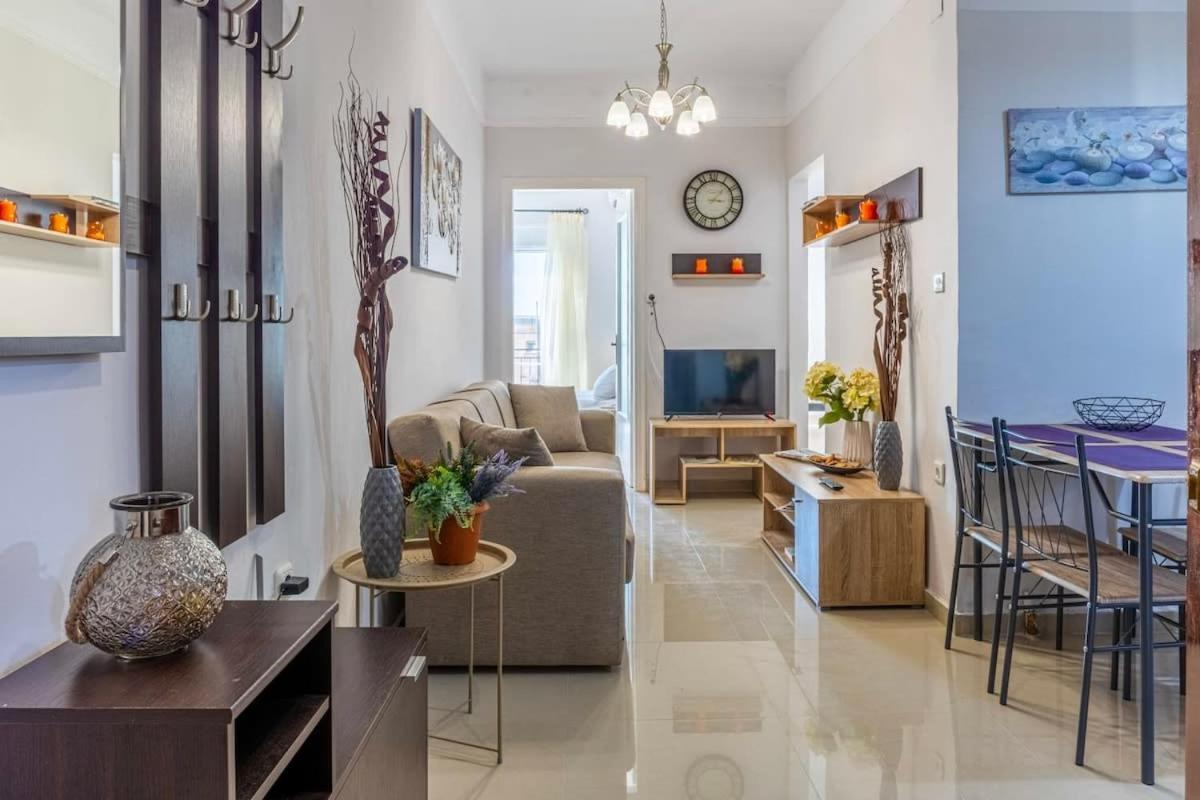 Apartamento Comfy Central Square Gem With Balcony Kalamata Exterior foto